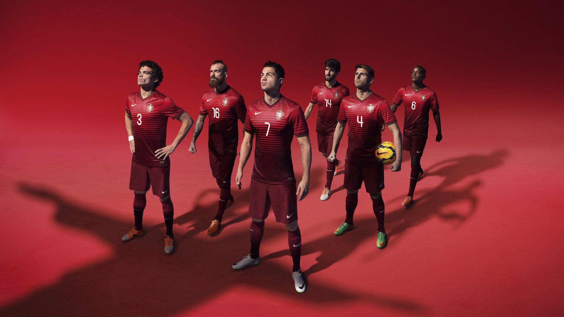 国足无缘2026世界杯-Rookie新星惊险逆袭惊艳全场，澳大利亚队未来可期